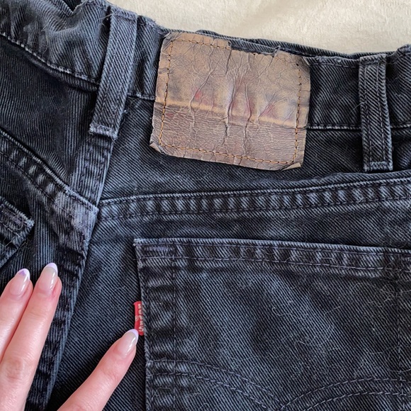 ARITZIA vintage levi shorts - Picture 4 of 4